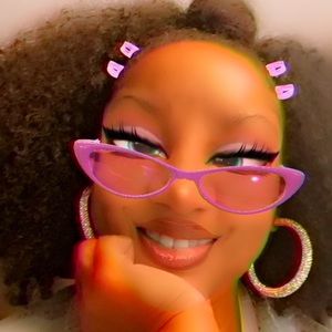 Meet your Posher, Sharon